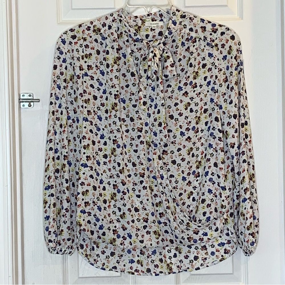 Pleione Floral Drape Front Blouse Loose Tie Neckline Size Small